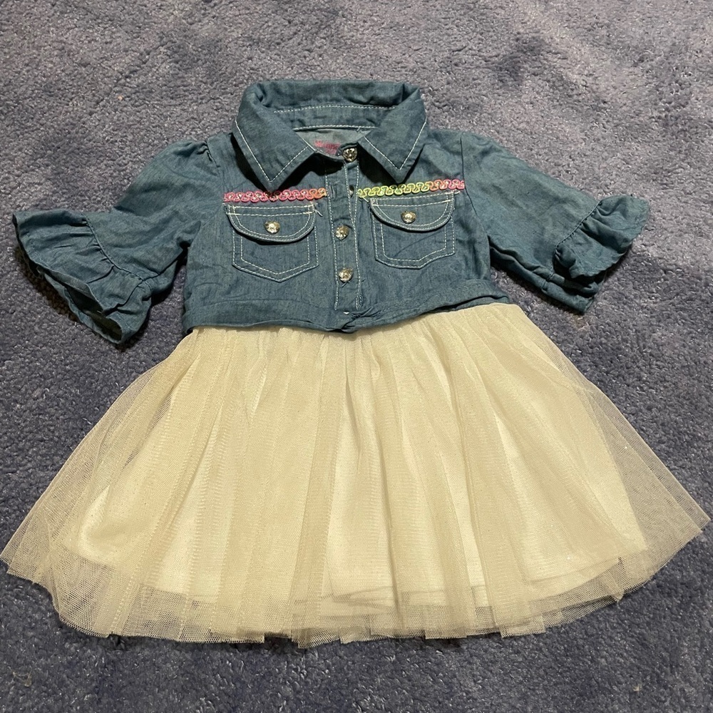 Dress - Picture 1 of 3